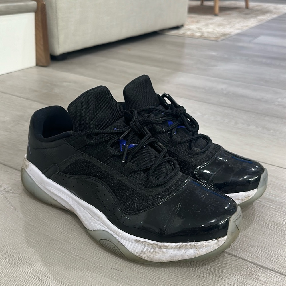 Nike Air Jordan- MENS 11 RETRO LOW
